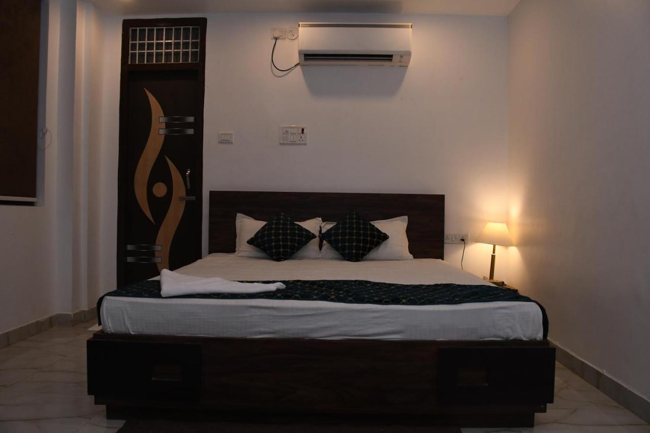 Hotel Vista Palace Patna  Exteriör bild